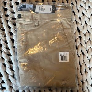 Never opened! 34-32 slim Tommy Hilfiger Chinos